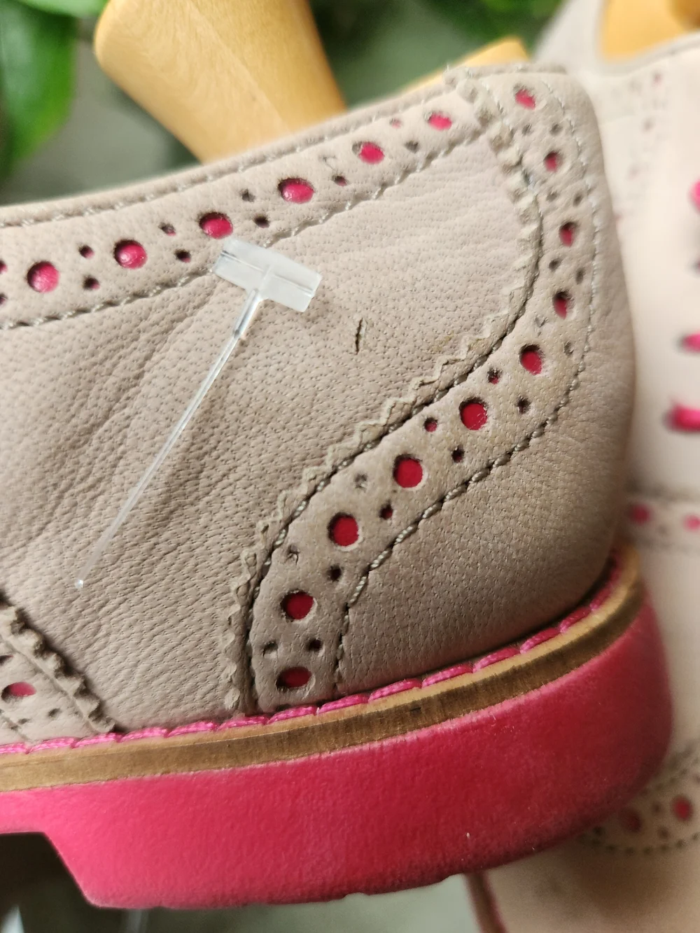 Cole Haan Womens 6 Gramercy Leather Wingtip Oxford Shoes Sandstone Hot Pink Sole - Picture 8 of 11